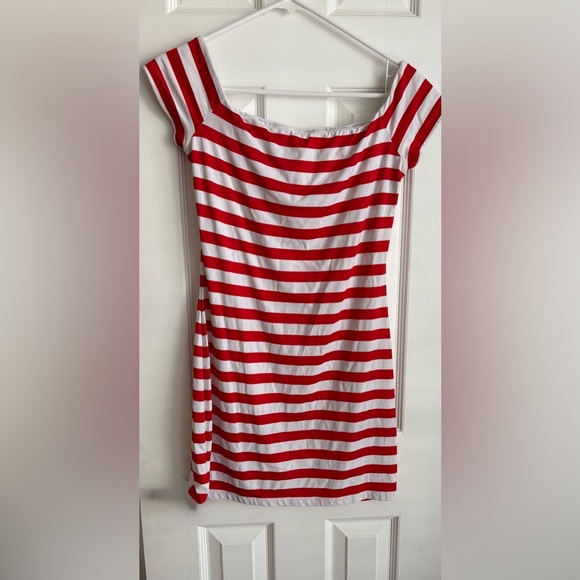 Susana Monaco Red and White Striped Top- size medium - Picture 1 of 4